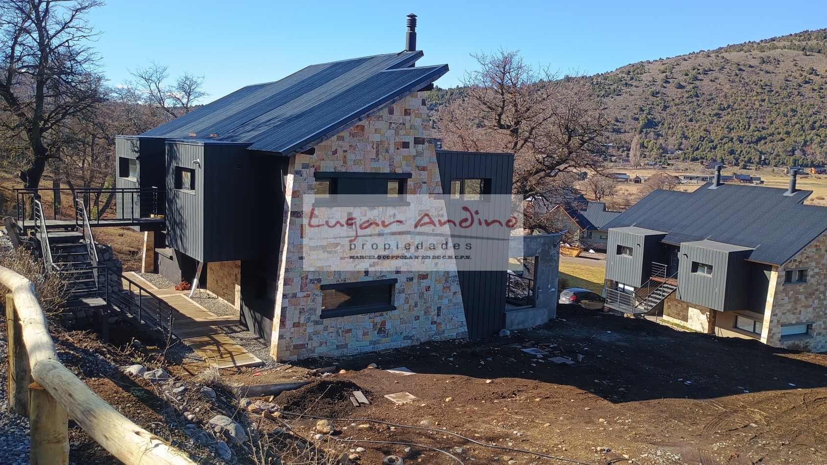 EXCELENTE PROPIEDAD EN ESTANCIA LOS ÑIRES! DEPTO. 3 DORM, 2 BAÑOS A ESTRENAR. IMPONENTES VISTAS!.