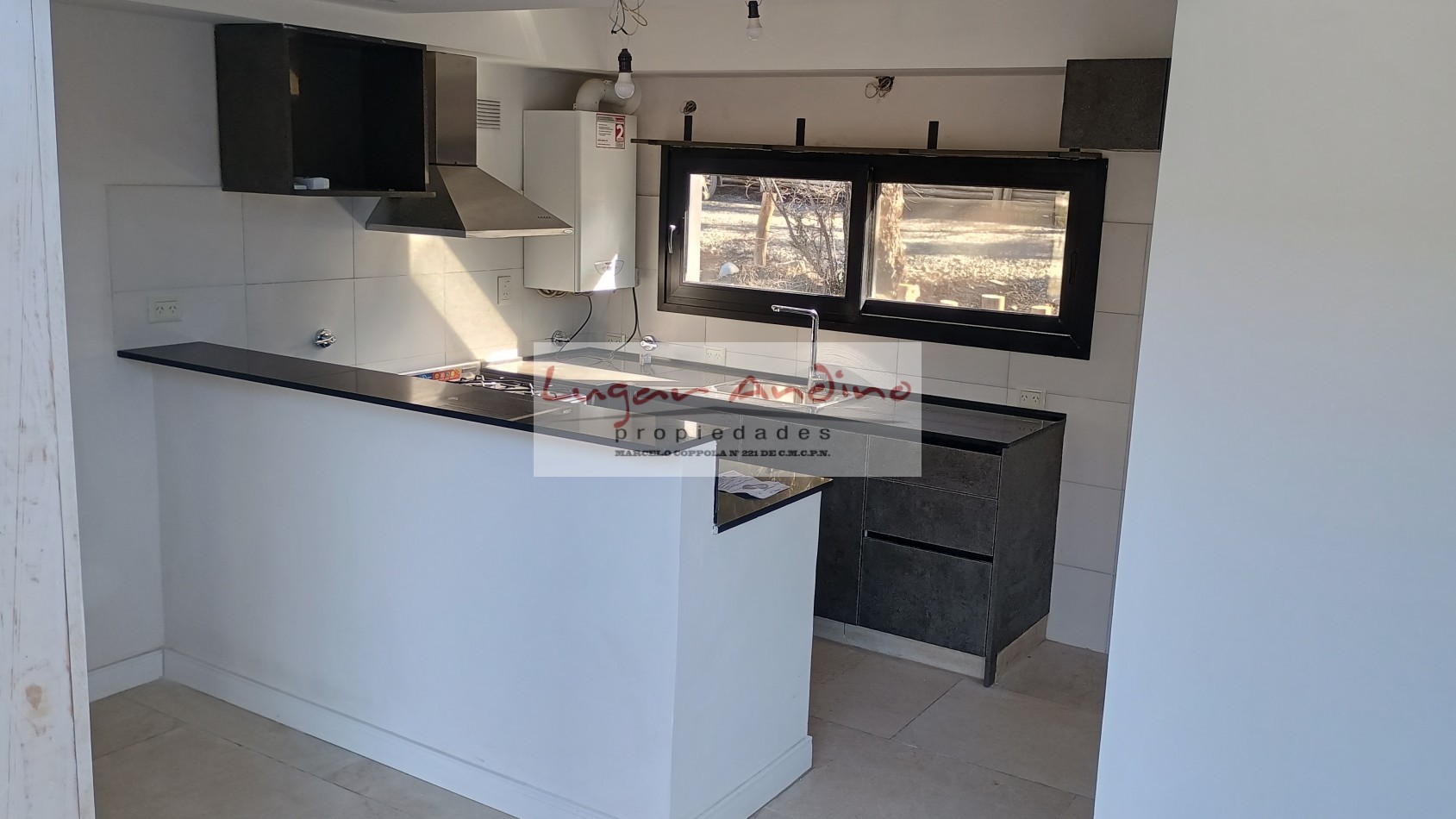 EXCELENTE PROPIEDAD EN ESTANCIA LOS ÑIRES! DEPTO. 3 DORM, 2 BAÑOS A ESTRENAR. IMPONENTES VISTAS!.