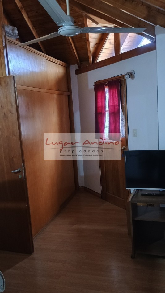 EXCELENTE DUPLEX en casco centrico a dos cuadras de Av. San Martin , sobre calle Perito Moreno. 